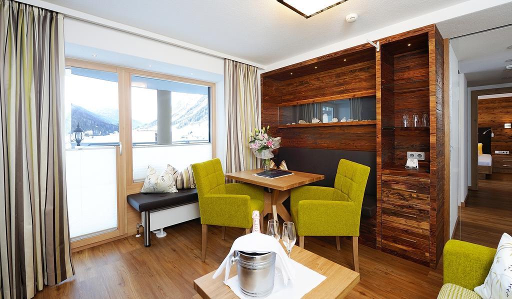 Hotel Jaegerhof Ischgl Quarto foto
